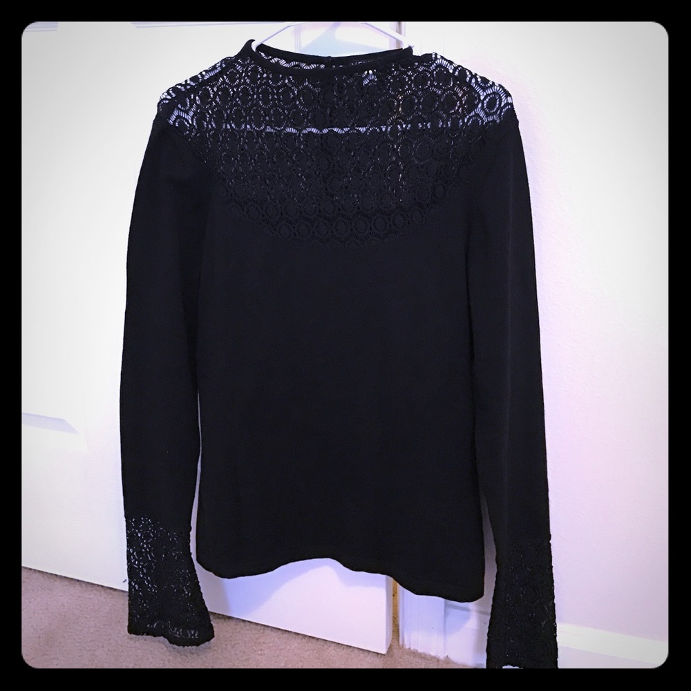 Beautiful black Venus sweater